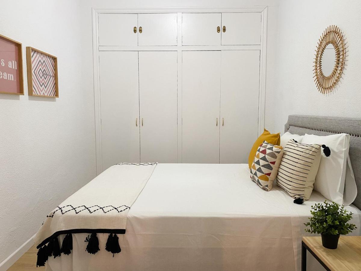 Belleza Y Estetica Modernista En Pleno Centro Alicante Kültér fotó